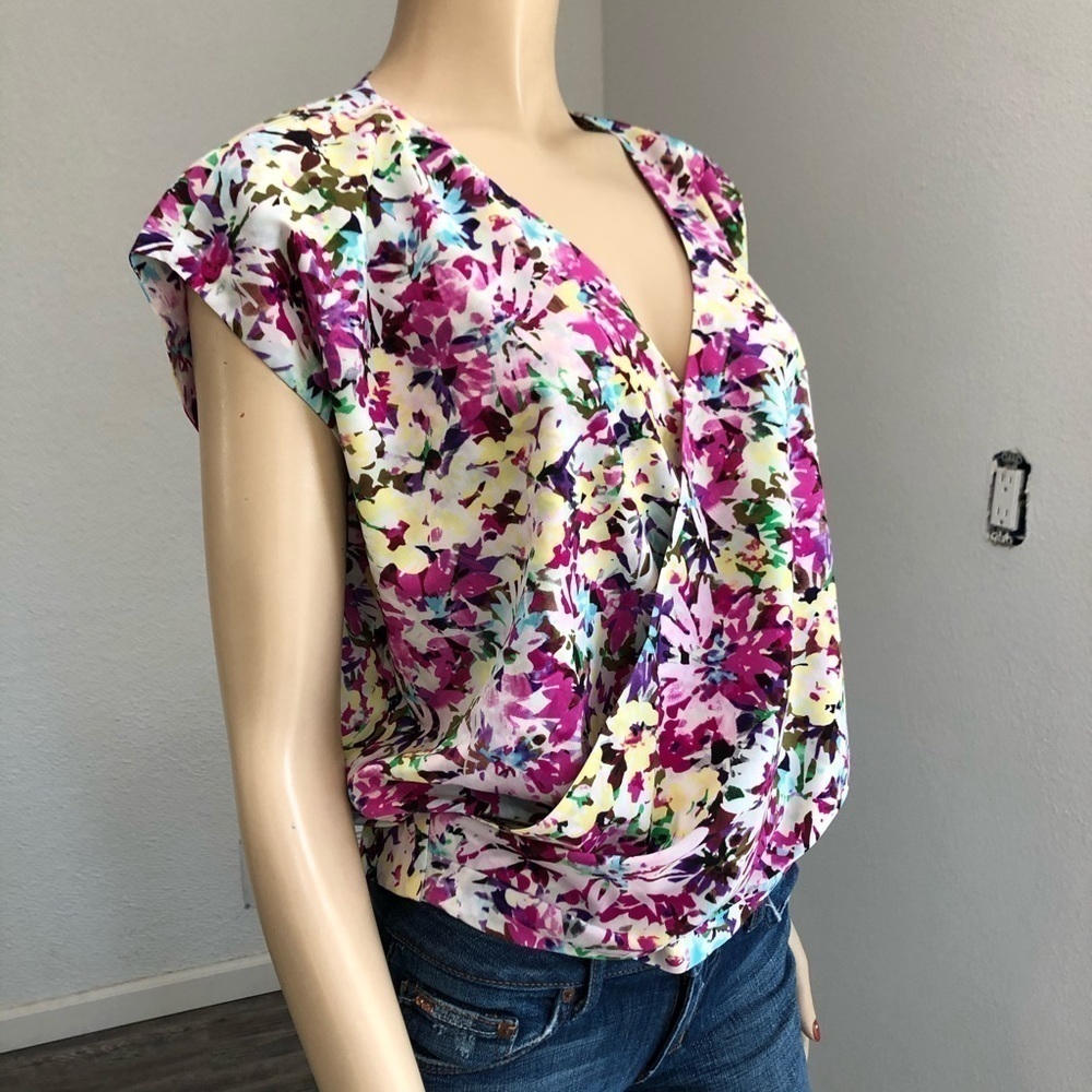 Cabi V-neck wrap multi color floral print blouse M